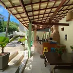 Casa da Jaqueira, 4 Suítes com ar e grande piscina